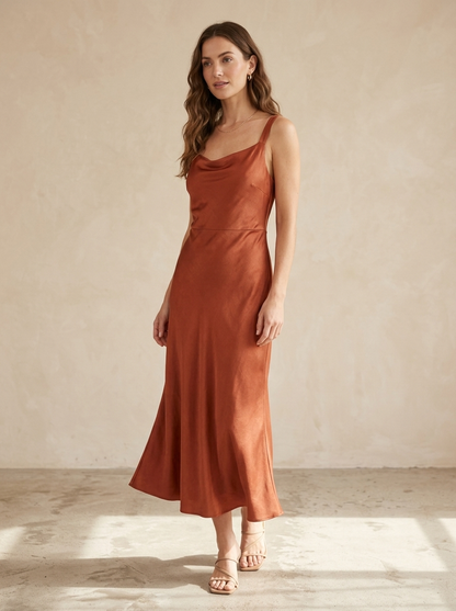 Vestido Seraphine — modelo con el vestido
