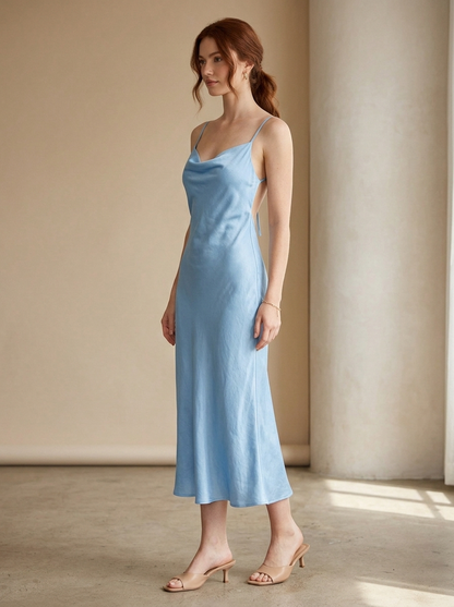 Vestido Noemí — modelo con el vestido